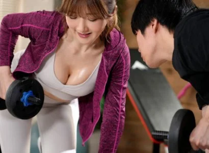 Chàng trai số hưởng với nữ PT gợi cảm thỏa mãn nhau