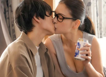 Chàng trai bị cắm sừng được chị hàng xóm vỗ về