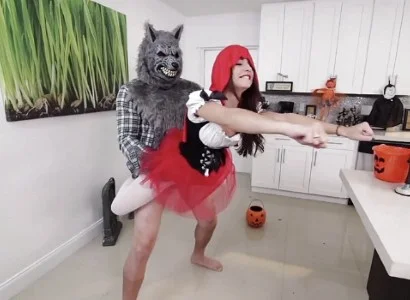Cô bé trong truyện cổ tích địt nhau cực phê