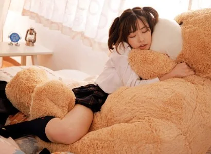 Trời đang mưa to làm ướt hết đường về