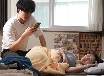 Kẻ thích nhìn người yêu ngoại tình thích cảnh người yêu ngoại tình ngay trước mắt